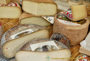 Farm cheeses such as Pelloënia by Gerard Bordagaray
